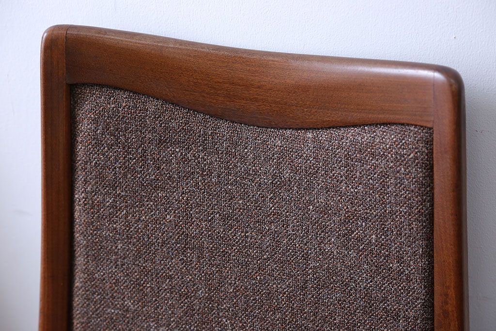 ヴィンテージ家具　北欧ビンテージ　G-PLAN(ジープラン)　チーク材のダイニングチェア　2脚セット(1)