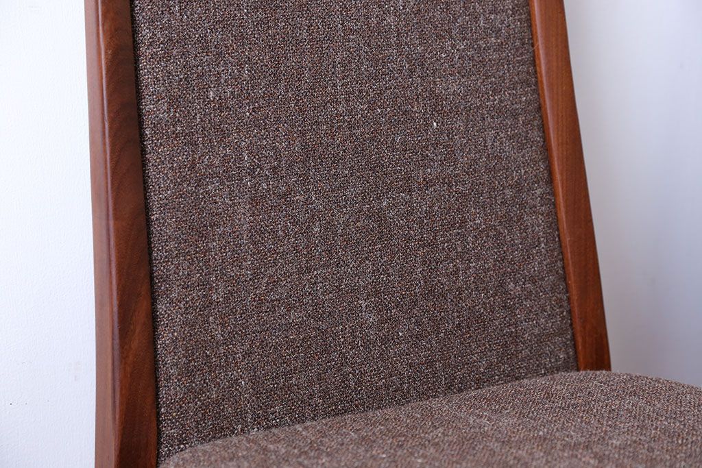 ヴィンテージ家具　北欧ビンテージ　G-PLAN(ジープラン)　チーク材のダイニングチェア　2脚セット(1)