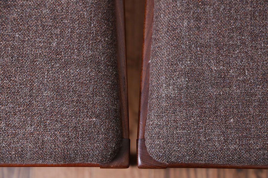 ヴィンテージ家具　北欧ビンテージ　G-PLAN(ジープラン)　チーク材のダイニングチェア　2脚セット(1)