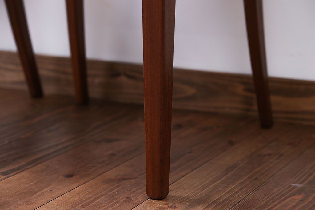 ヴィンテージ家具　北欧ビンテージ　G-PLAN(ジープラン)　チーク材のダイニングチェア　2脚セット(1)