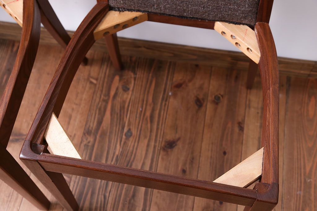ヴィンテージ家具　北欧ビンテージ　G-PLAN(ジープラン)　チーク材のダイニングチェア　2脚セット(1)