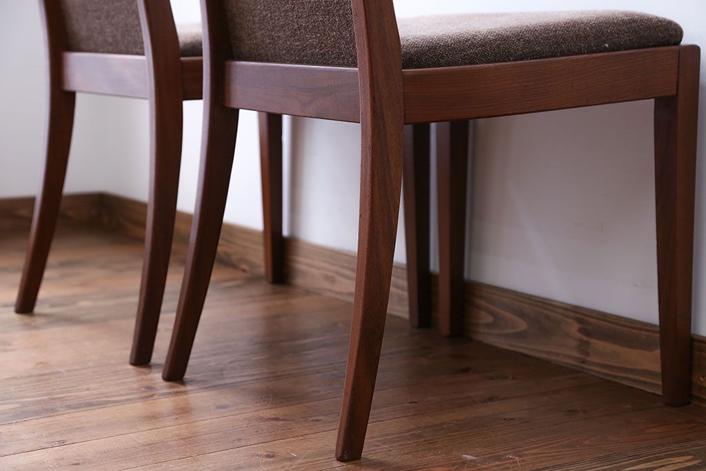 ヴィンテージ家具　北欧ビンテージ　G-PLAN(ジープラン)　チーク材のダイニングチェア　2脚セット(1)