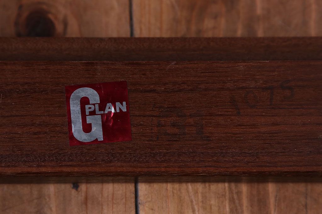 ヴィンテージ家具　北欧ビンテージ　G-PLAN(ジープラン)　チーク材のダイニングチェア　2脚セット(1)