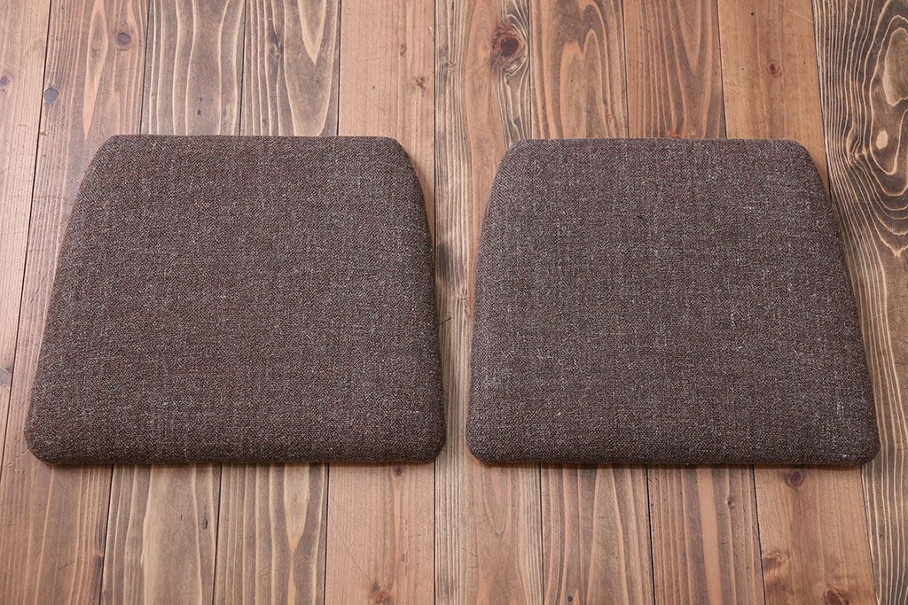 ヴィンテージ家具　北欧ビンテージ　G-PLAN(ジープラン)　チーク材のダイニングチェア　2脚セット(1)