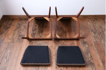 ヴィンテージ家具　北欧ビンテージ　G-PLAN(ジープラン)　チーク材のダイニングチェア　2脚セット(2)