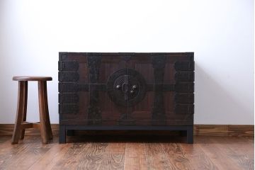 アンティーク家具　脚付き　観音開き時代箪笥ローボード