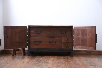 アンティーク家具　脚付き　観音開き時代箪笥ローボード