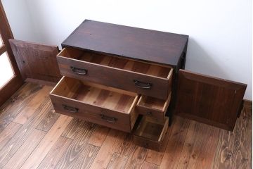 アンティーク家具　脚付き　観音開き時代箪笥ローボード