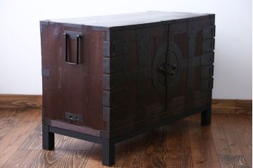 アンティーク家具　脚付き　観音開き時代箪笥ローボード