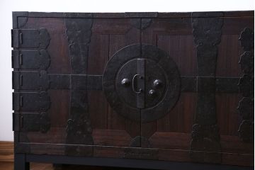 アンティーク家具　脚付き　観音開き時代箪笥ローボード