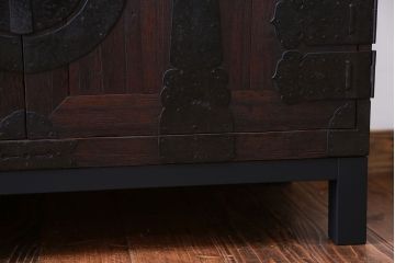 アンティーク家具　脚付き　観音開き時代箪笥ローボード