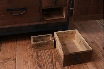 アンティーク家具　脚付き　観音開き時代箪笥ローボード