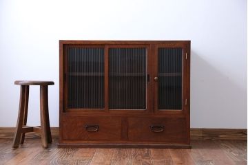 アンティーク家具　前面欅材!小振りなガラス戸収納棚