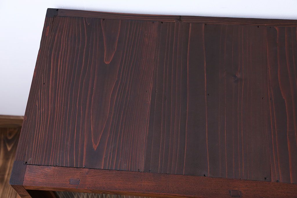 アンティーク家具　前面欅材!小振りなガラス戸収納棚