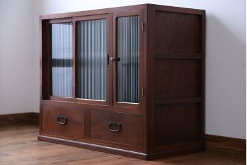 アンティーク家具　前面欅材!小振りなガラス戸収納棚