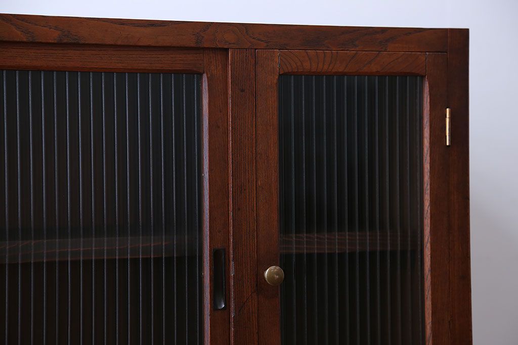 アンティーク家具　前面欅材!小振りなガラス戸収納棚