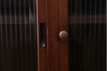 アンティーク家具　前面欅材!小振りなガラス戸収納棚