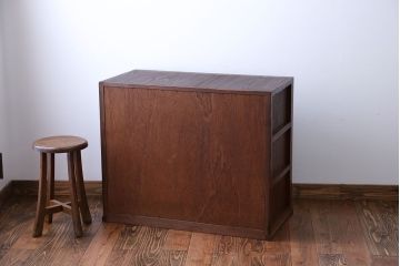 アンティーク家具　前面欅材!小振りなガラス戸収納棚