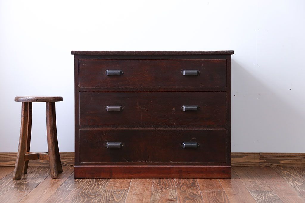 アンティーク家具　アンティーク　前面ナラ材の上品なチェスト