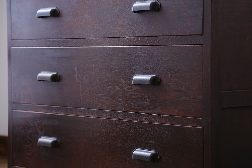 アンティーク家具　アンティーク　前面ナラ材の上品なチェスト