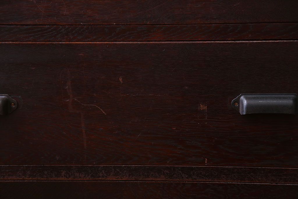 アンティーク家具　アンティーク　前面ナラ材の上品なチェスト