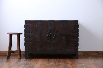 アンティーク家具　脚付き　観音開き時代箪笥ローボード(2)