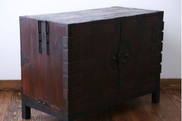 アンティーク家具　脚付き　観音開き時代箪笥ローボード(2)
