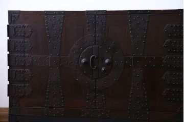 アンティーク家具　脚付き　観音開き時代箪笥ローボード(2)