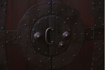 アンティーク家具　脚付き　観音開き時代箪笥ローボード(2)