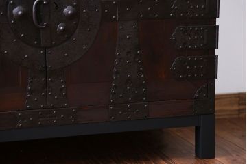 アンティーク家具　脚付き　観音開き時代箪笥ローボード(2)