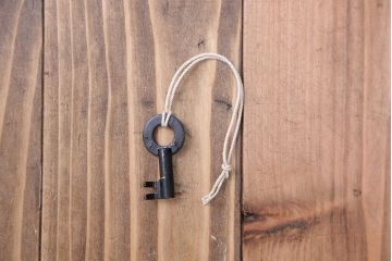 アンティーク家具　脚付き　観音開き時代箪笥ローボード(2)