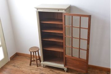 アンティーク家具　フランスアンティーク　おしゃれなキャビネット
