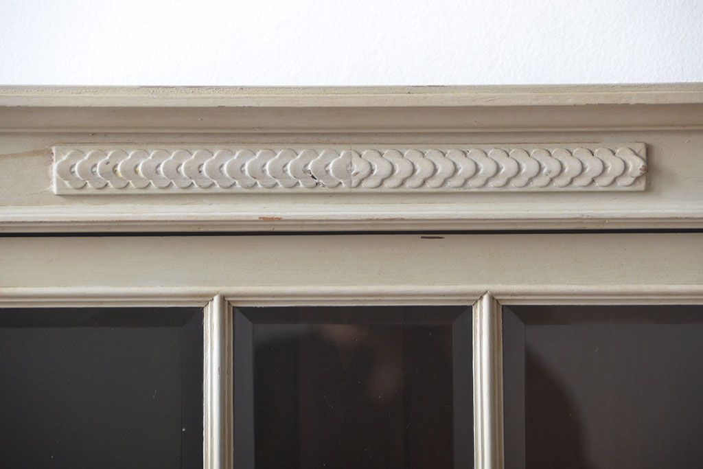 アンティーク家具　フランスアンティーク　おしゃれなキャビネット