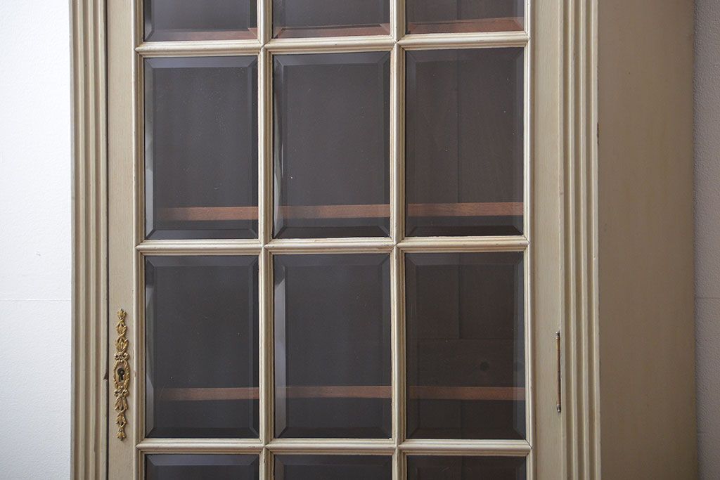 アンティーク家具　フランスアンティーク　おしゃれなキャビネット