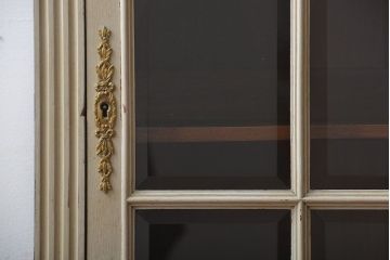 アンティーク家具　フランスアンティーク　おしゃれなキャビネット