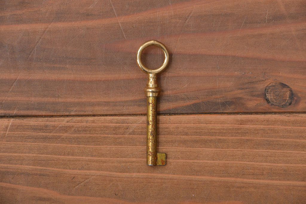 アンティーク家具　フランスアンティーク　おしゃれなキャビネット