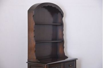 ヴィンテージ家具　イギリスビンテージ　エルム材の優雅なカップボード