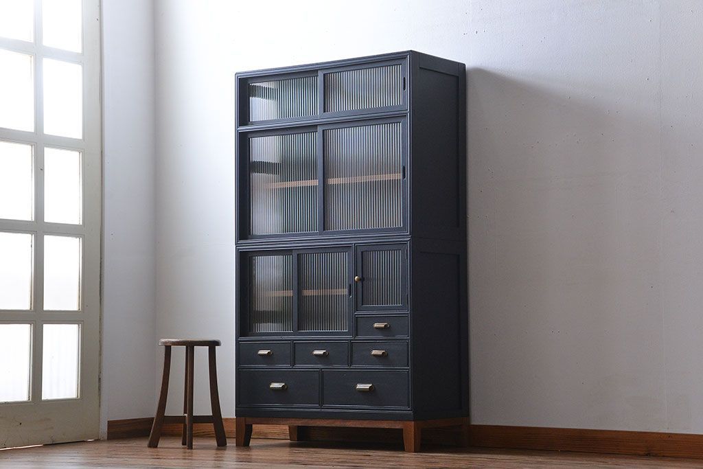 アンティーク家具　アンティーク　脚付きペイント食器棚