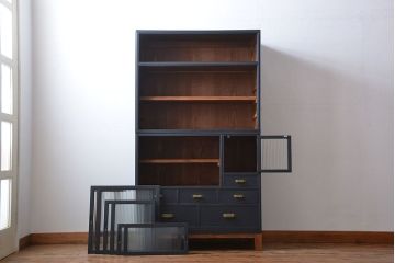 アンティーク家具　アンティーク　脚付きペイント食器棚