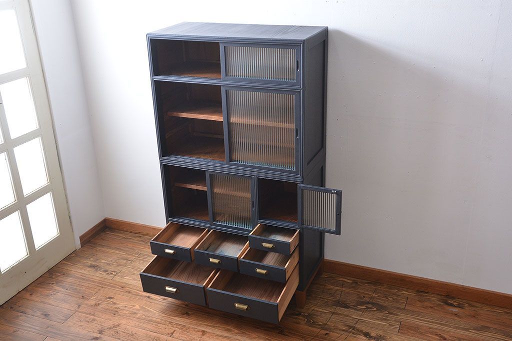 アンティーク家具　アンティーク　脚付きペイント食器棚