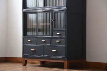 アンティーク家具　アンティーク　脚付きペイント食器棚