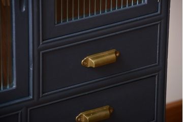 アンティーク家具　アンティーク　脚付きペイント食器棚