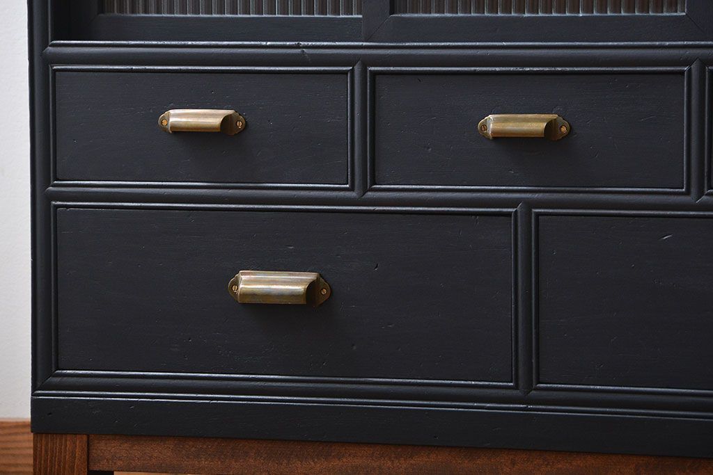 アンティーク家具　アンティーク　脚付きペイント食器棚