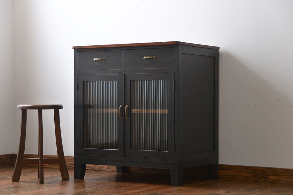 アンティーク家具　お洒落なペイントキッチンキャビネット