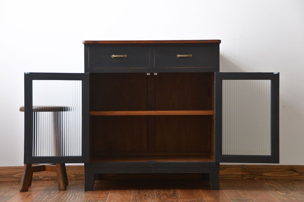 アンティーク家具　お洒落なペイントキッチンキャビネット