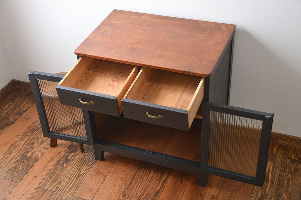 アンティーク家具　お洒落なペイントキッチンキャビネット