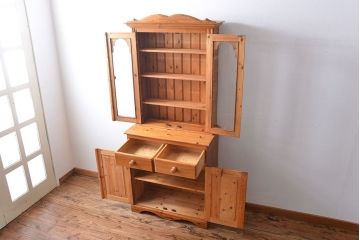 アンティーク家具　イギリス製　パイン材のカップボード
