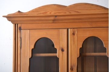 アンティーク家具　イギリス製　パイン材のカップボード