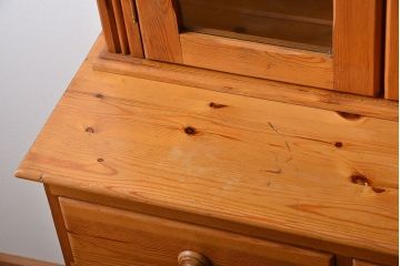 アンティーク家具　イギリス製　パイン材のカップボード