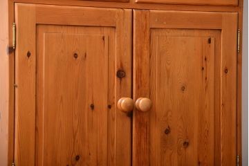 アンティーク家具　イギリス製　パイン材のカップボード